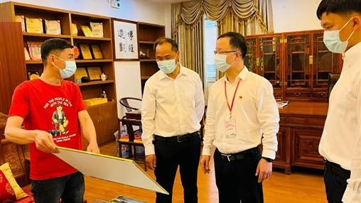 惠安縣委常委、組織部部長洪亞清蒞臨百裕集團(tuán)研發(fā)中心調(diào)研指導(dǎo)工作